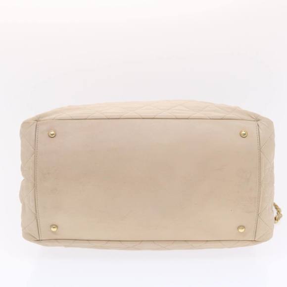 CHANEL Handbag - Picture 3 of 16